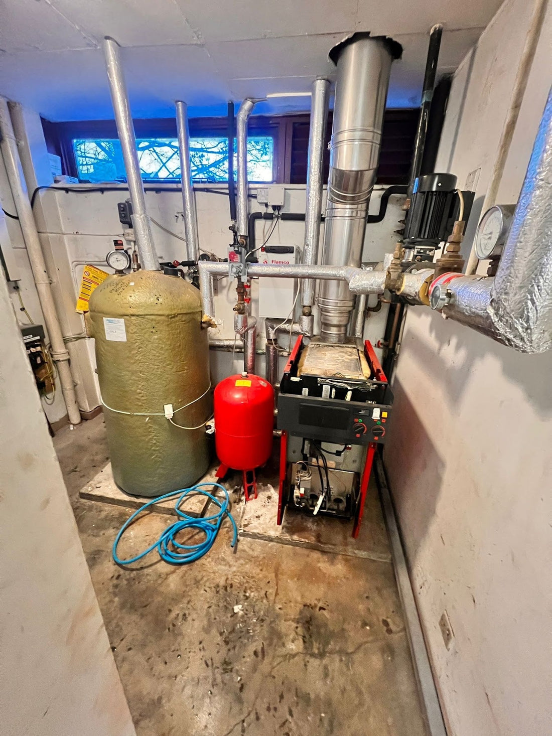 Commercial Boiler Servicing in Leeds – Keep Your Business Safe, Warm & Efficient